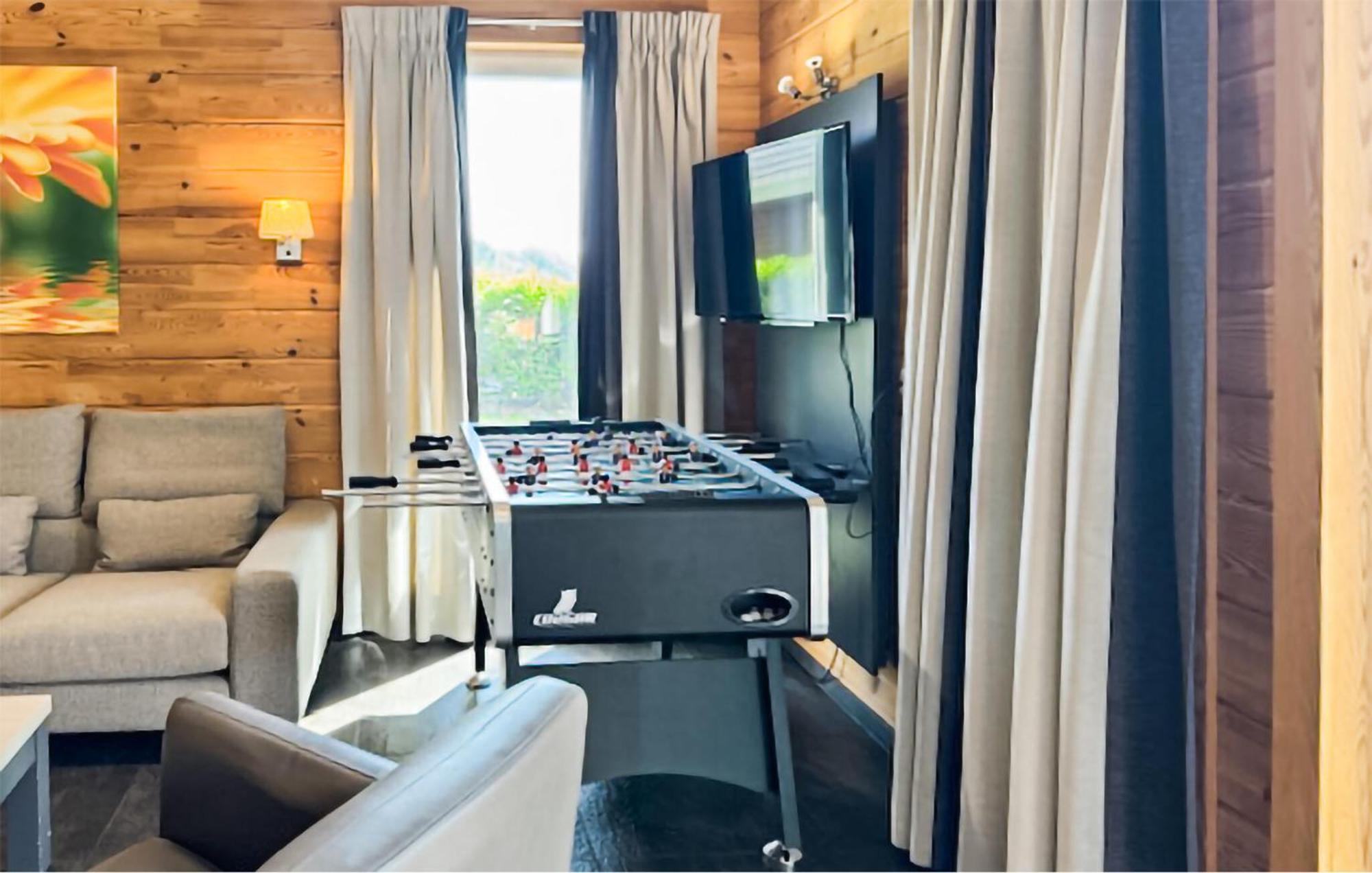 Lovely Home In Heel With Wifi ภายนอก รูปภาพ